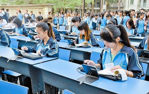 既建立言传身教的典范专业素质传道授业之路越走越广大